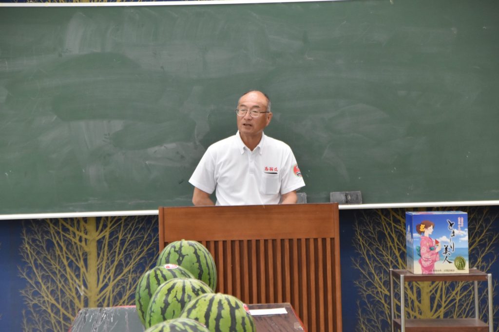 とまり美人」28日に初出荷 JA鳥取中央泊西瓜部会 - JA鳥取中央